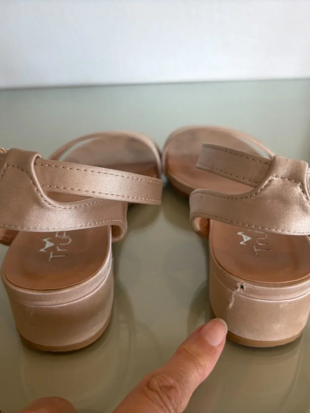 TruFox Girls 6 Blush Satin Pearl Block Heel Sandals Flower Girl Wedding Shoes